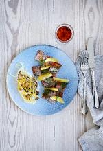 Kryddersildene passer godt sammen med stegt fennikel og appelsin.  Foto: Line Thit Klein