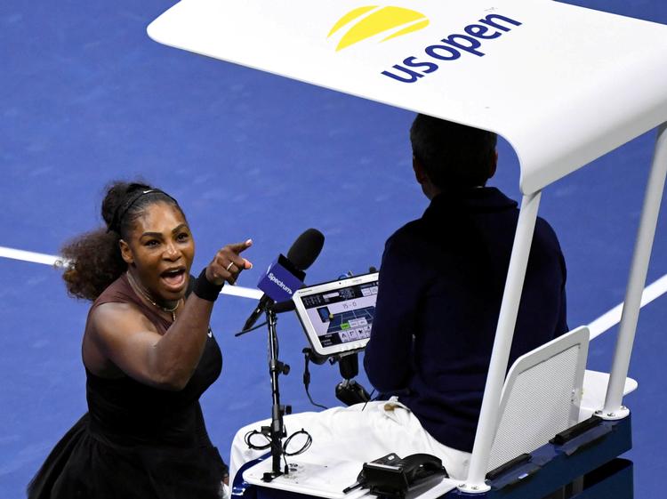 Serena Williams skældte voldsomt ud på dommer Carlos Ramos under årets US Open-finale. Senere kaldte hun ham en virkelig god dommer.
   Foto: Usa Today Sports/Ritzau Scanpix