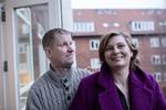 
Carsten Larsen og Linda Villadsen har de seneste 2,5 år haft travlt med  Næstehjælperne. I starten  måtte de skiftes til at gå på toilettet og fik kun få timers søvn. Nu bliver der brugt cirka 20 timer om ugen ved siden af deres normale job.
   Foto: Miriam Dalsgaard/POLFOTO