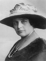 
Agnes Henningsens roman 'Den store Kærlighed' fra 1917 om en moden malerinde og hendes yngre, utro elsker blev mødt med stor forargelse, og året efter blev hendes forfatterskab kaldt 'fordærveligt'.   Foto: Polfoto/POLFOTO