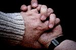 »Jeg håber, jeg kan lægge frygten bag mig med tiden«, siger 39-årige Conny. Hendes kæreste Brian har gået i psykologbehandling det seneste halvandet år, og voldelige skænderier er nu ikke længere en del af deres forhold.  Foto: Martin Lehmann/POLFOTO