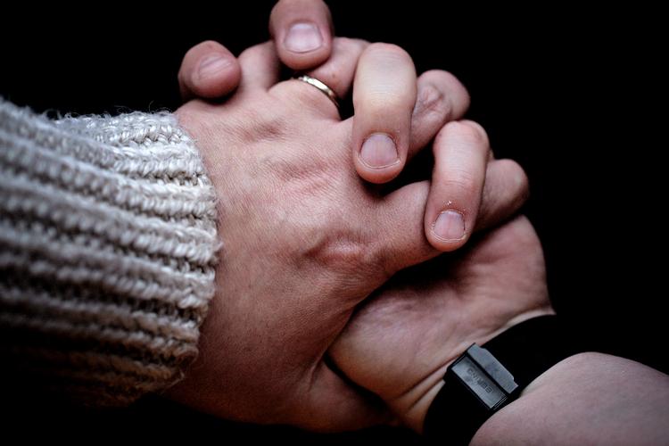 »Jeg håber, jeg kan lægge frygten bag mig med tiden«, siger 39-årige Conny. Hendes kæreste Brian har gået i psykologbehandling det seneste halvandet år, og voldelige skænderier er nu ikke længere en del af deres forhold.  Foto: Martin Lehmann/POLFOTO
