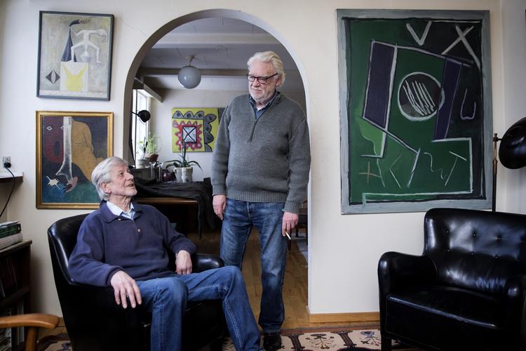 I 1980'erne drev Jørn Grønbech og Per Avsum den ikoniske butik Roger i København. Her er de fotograferet i Svaneke.
  
   Foto: Finn Frandsen/POLFOTO