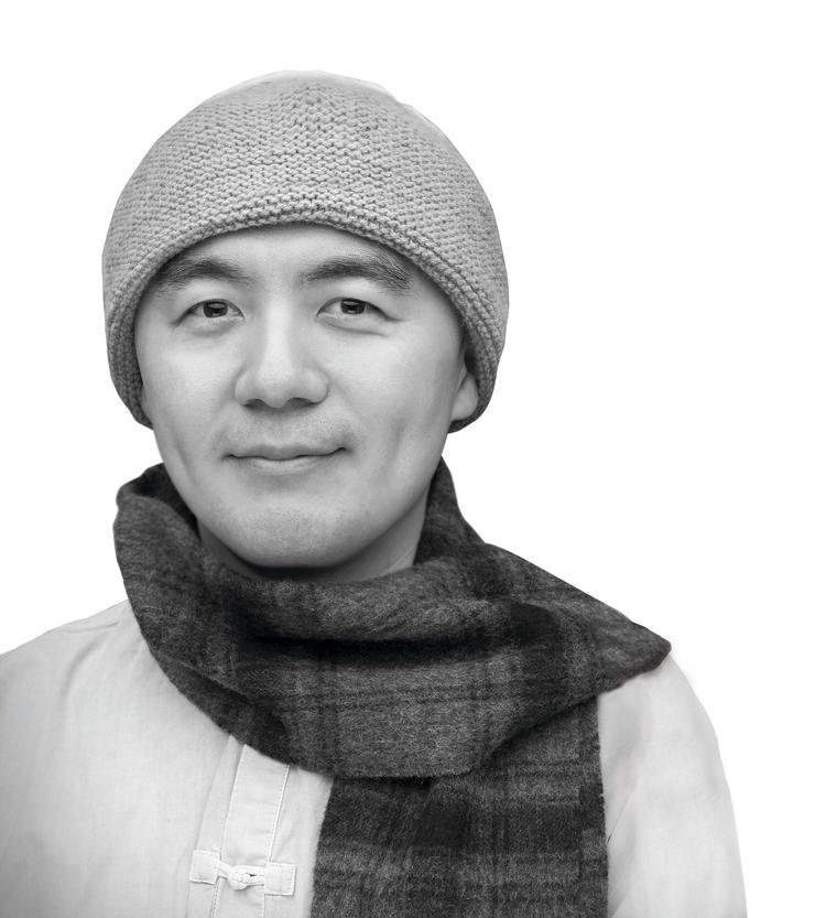 Haemin Sunim startede med at give små tips på Facebook. Nu er den buddhistiske munk på bestsellerlisterne over hele verden.   Foto: Seihon Cho