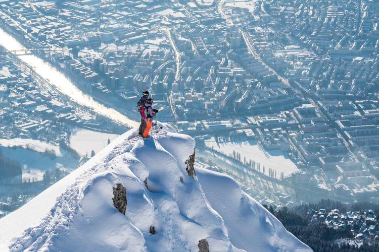 Innsbruck byder på en stribe varierede skiområder. Udsigten er en ekstra bonus.  Foto: Innsbruck Tourismus