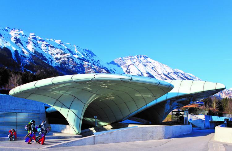 Stationerne i byen ser næsten futuristiske ud.  Foto: Innsbruck Tourism