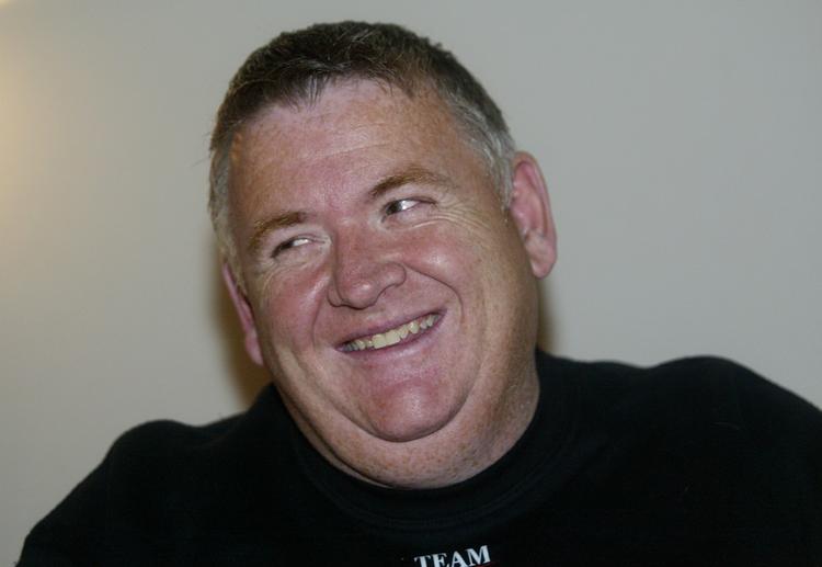 Allan Petersens mål i reality-programet 'Livet er fedt' var at kunne skrue sig ned i en almindelig størrelse fodboldtrøje.
   Foto: Rikke Milling/POLFOTO