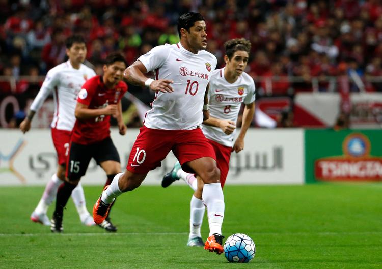 
Hulk (med bolden) og Oscar (til højre) har trukket overskrifter, mens Shanghai SIPG har udviklet kinesiske talenter til fremtiden. Foto: Shuji Kajiyama/AP
