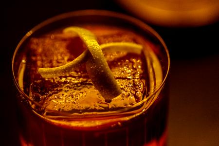 Rum Old Fashioned på Tata.
   Foto: Mads Nissen/POLFOTO