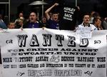 Mike Ashley købte i 2007 Newcastle for 1,3 milliarder kroner, men har aldrig vundet tilhængernes støtte.  Foto: Scott Heppell/AP