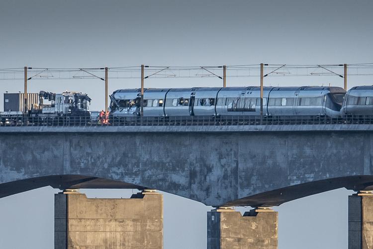 Togulykke ved Storebæltsbroen onsdag den 2. januar 2019. Seks mennesker har mistet livet i en togulykke på Storebæltsbroen onsdag morgen. 16 personer er blevet kvæstet. Det meddeler Fyns Politi
   Foto: Mads Claus Rasmussen/Ritzau Scanpix