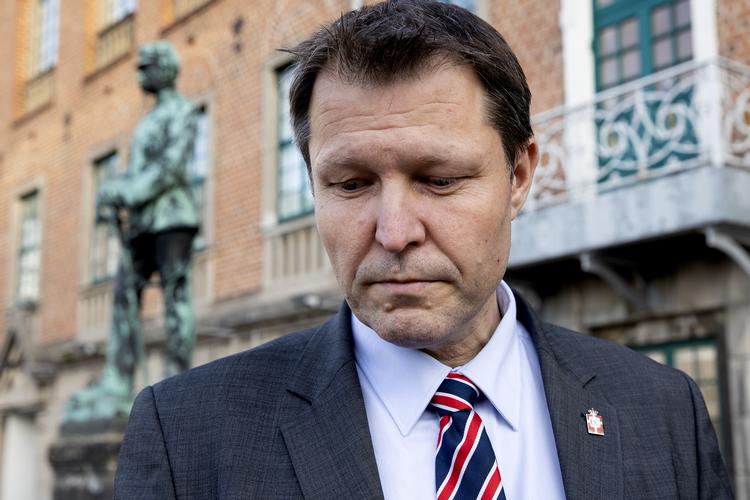 
Borgmester Kenneth Muhs (V) fra Nyborg er tilfreds med kommunens beredskabsindsats efter togulykken. 
   Foto: Finn Frandsen/POLFOTO