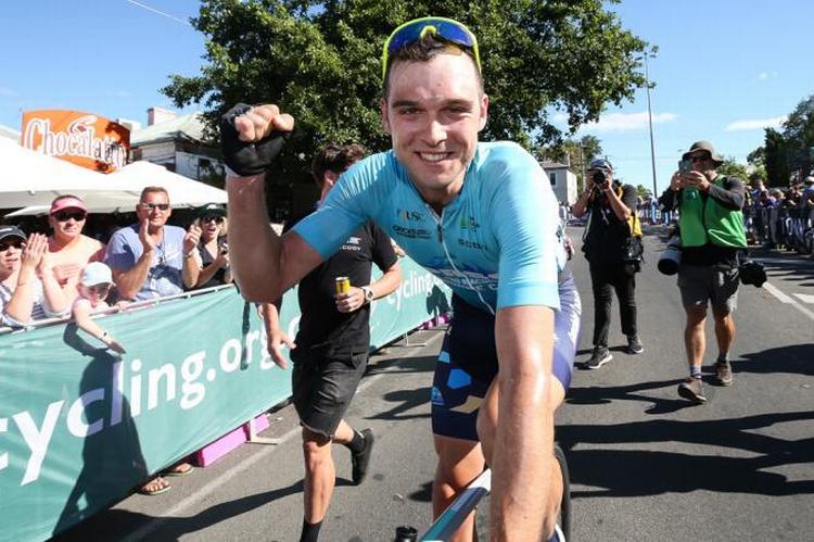 En lykkelig Michael Freiberg efter sin overraskende sejr i kampen om det australske mesterskab på landevej. Foto: Con Chronis/Cycling Australia 