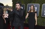 Christian Bale ankommer til Golden Globe-uddelingen sammen med Sibi Blazic. Foto: Jordan Strauss/AP