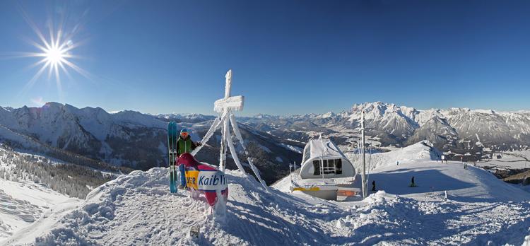 Toppen af Hauser Kaibling på 2.015 meter er blandt områdets mest billedskønne i solskinsvejr. Den indgår i vores dagstur over de fire toppe. Foto: Ski Amadé