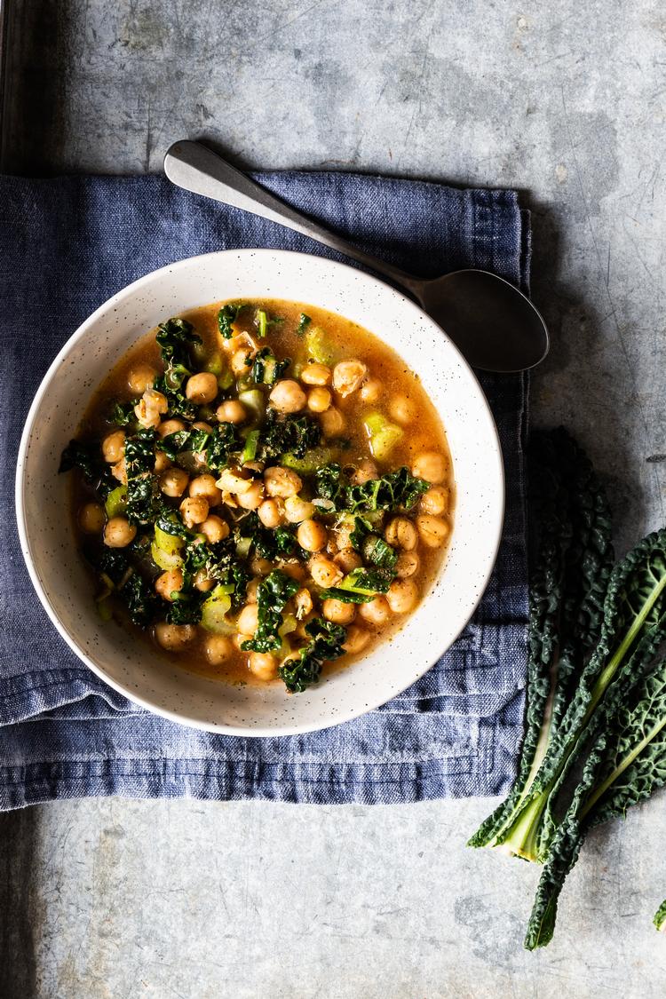 Tag bouillon eller kogende vand med i en termokande, så er suppen hurtigt klar til at spise. Foto: Ditte Ingemann