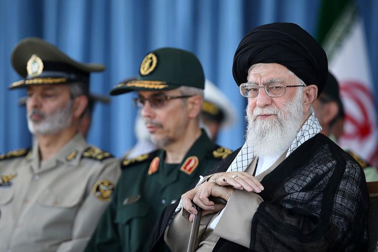 Irans leder, ayatollah Ali Khamenei, kan se frem til EU-sanktioner rettet mod dele af de iranske efterretningstjeneste. Foto: /AP