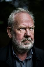 
    Forfatteren Jens Smærup Sørensen er optaget af sproget og den måde, det bruges på til at skabe fortællinger om vores liv og erindringer. 
   Arkivfoto Anders Rye Skjoldjensen