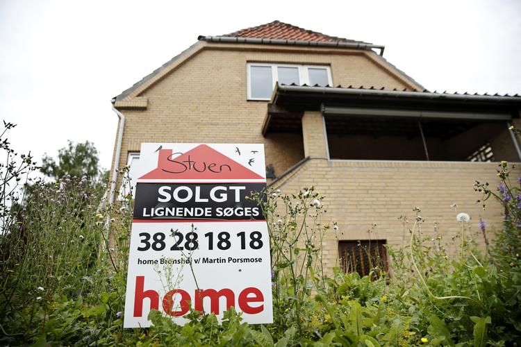 Der er flere boliger at vælge imellem, hvis man står og skal købe en bolig. Til gengæld er kvadratmeterprisen højere på landsplan.  Foto: Jens Dresling/POLFOTO