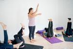 
Yogalærer Pernille Fournais underviser kvinder i hormonyoga. Yogaformen er skabt til at forebygge nogle af generne omkring kvinders overgangsalder. 
   Foto: Cicilie S. Andersen (arkiv)/POLFOTO