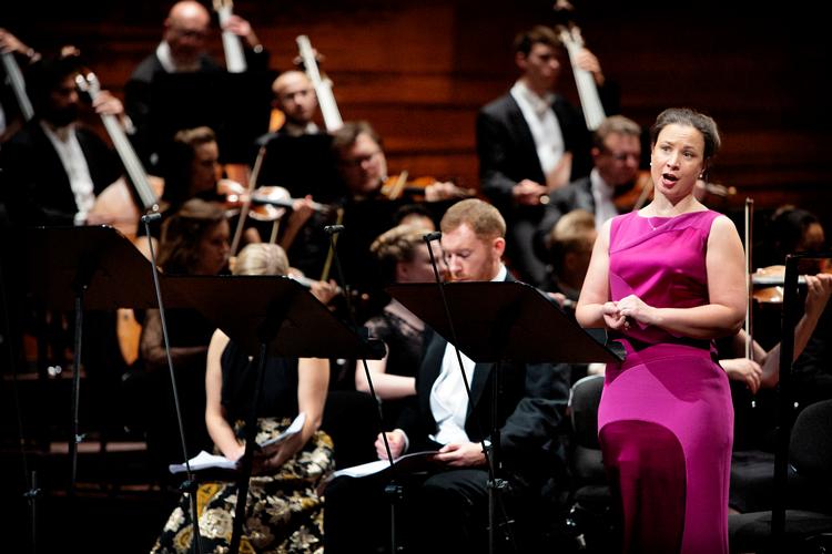 Sopranen Christina Landeshamer var blandt de udsøgte sangsolister på en aften, hvor også orkestret viste flot niveau. Foto: Martin Lehmann/POLFOTO