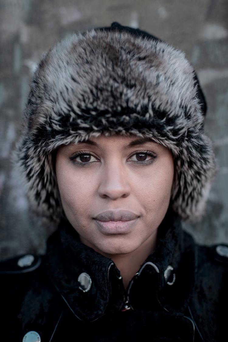 Sofie Jama opgav alt somalisk og vendte ryggen til sin fortid, men til sidst måtte hun gøre den til en del af sit liv i Danmark.  Foto: Miriam Dalsgaard/POLFOTO