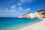 På både Meganisi og på Porto Katsiki på Lefkas kan du snorkle i turkisblåt vand og se de fisk, du senere på aftenen kan finde på menukortet.  Foto: Frank Sebastian Hansen