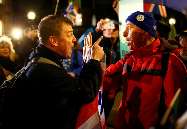 Fjendskab. Brexit har delt Storbritannien i to uforsonlige lejre med stereotype opfattelser af hinanden. Det gør kompromisløsninger sværere, påpeger professor Sara Hobolt. Foto: Henry Nicholls/Ritzau Scanpix