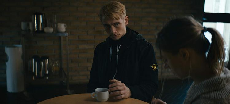 Esben Smeds Nicky må og skal foretage sig noget drastisk, hvis han vil ændre på sin situation.  Foto: Laus Trier-Mørk