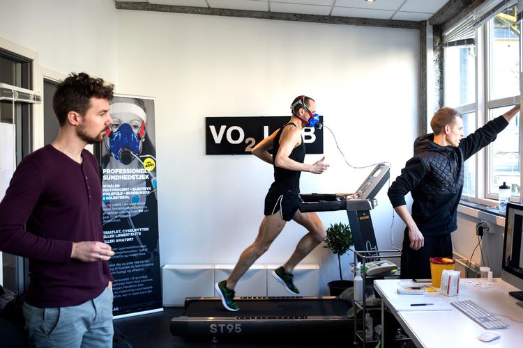 
  
En konditionstest afslører objektivt, hvordan en person har det. Ofte hænger testresultatet sammen med personens subjektive opfattelse af sin helbredstilstand. Foto: Ivan Boll/POLFOTO