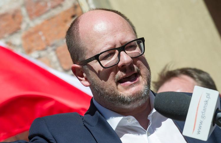 Gdansks borgmester, Pawel Adamowicz, blev overfaldet søndag aften under et velgørenhedsarrangement. Han overlevede ikke knivstikkeriet.  Foto: Simon Krawczyk/Ritzau Scanpix