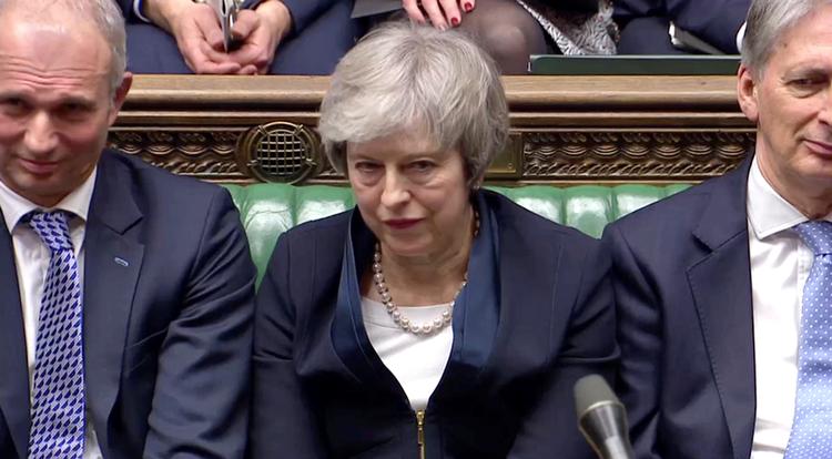 Theresa May led et historisk nederlag i parlamentet tirsdag aften.  Dermed er der stadig ikke udsigt til en løsning på den største politiske krise i Storbritannien i flere generationer. Foto: Reuters Tv/Ritzau Scanpix