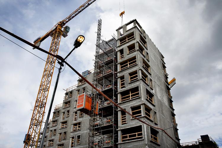 
Det er især projektsalg, der er faldet i pris i 2018. Og skattemæssigt er det også en satsning at købe en lejlighed, som måske, måske ikke er færdig før september 2020. Det er usikkerhed som denne, der får salget til at falde.
   Foto: Finn Frandsen/POLFOTO