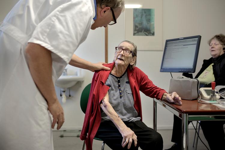 Politikerne kan ikke blive enige om sundhedsvæsenet med den nye reform rykker nærmere eller længere væk fra borgerne. Foto: Emma Sejersen/POLFOTO