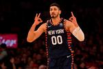 Mens han til tider er ilter på banen, fremstår Enes Kanter altid let om hjertet, når han skal kommentere på sin situation uden for banen. Selv om den er ganske alvorlig. 
   Foto: Mike Stobe/Ritzau Scanpix