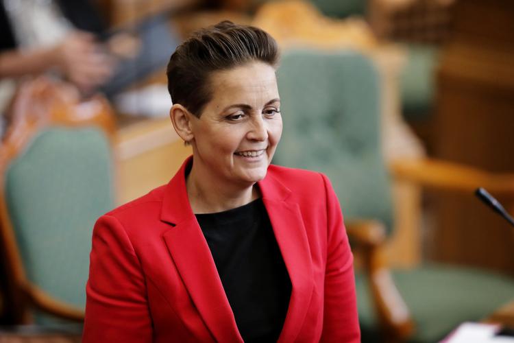  SFs formand Pia Olsen Dyhr køber ikke ministerens forklaring på, hvorfor klimarådets formand skulle skiftes ud.
   Foto: Jens Dresling/POLFOTO