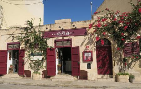 Malta er ved at genopdage sine egne kulinariske rødder og gode lokale råvarer, som i restaurant ”Diar il-Bniet”, hvor har gård til bord råvarer og serverer retter inspireret af bedstemor Menans kogekunst.  Foto: Judith Betak
