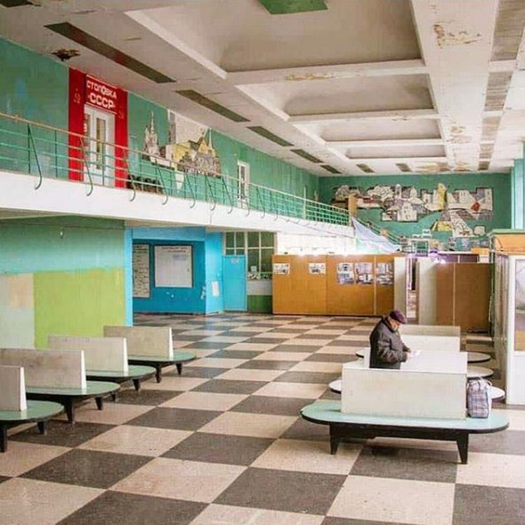 Busstation i Bender, der ikke har ændret sig de seneste 50 år. Foto: @ontripdk