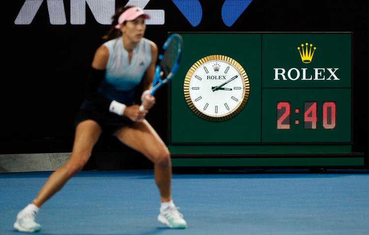 Så er det lige før, det er slut. 2 timer og 42 minutter tog kampen, der blev sat i gang som den seneste i Australian Open nogen sinde.
   Foto: Edgar Su/Ritzau Scanpix