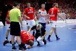 René Toft blev så alvorligt skadet mod Norge, at han ikke kommer til at spille mere ved VM. Foto: Jens Dresling/POLFOTO