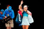 Caroline Wozniacki havde lidt svært ved at finde smilet frem, da hun måtte vinke farvel til titelforsvaret i Australian Open. Foto: David Gray/Ritzau Scanpix
