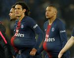 Edinson Cavani var blot 16 minutter om at score tre gange, mens Kylian Mbappe (th.) brugte over 50 minutter.  Foto: Charles Platiau/Ritzau Scanpix