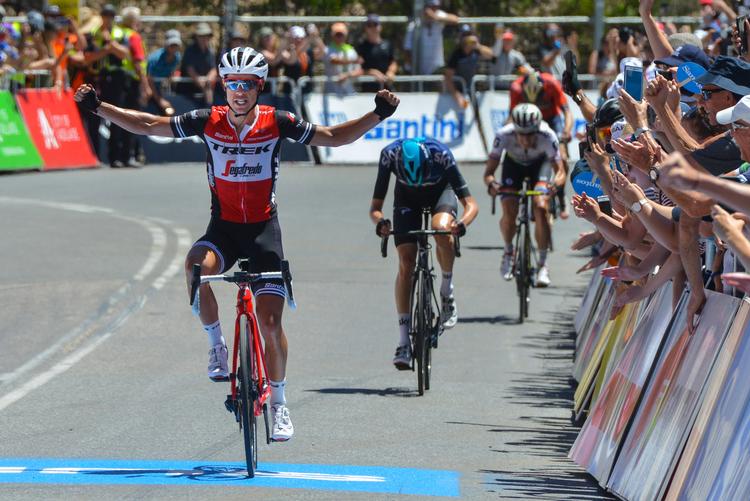 Richie Porte sejre for sjette år i træk på Willunga Hill, men Daryl Impey, der anes på tredjepladsen efter Wout Poels slutter som samlet vinder af Tour Down Under.
 Foto: Brenton Edwards/Ritzau Scanpix