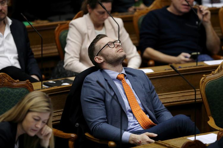 »Nu indser jeg, at jeg blot har været forud for min egen tid«, ironiserer Joachim B. Olsen.
   Foto: Jens Dresling/POLFOTO