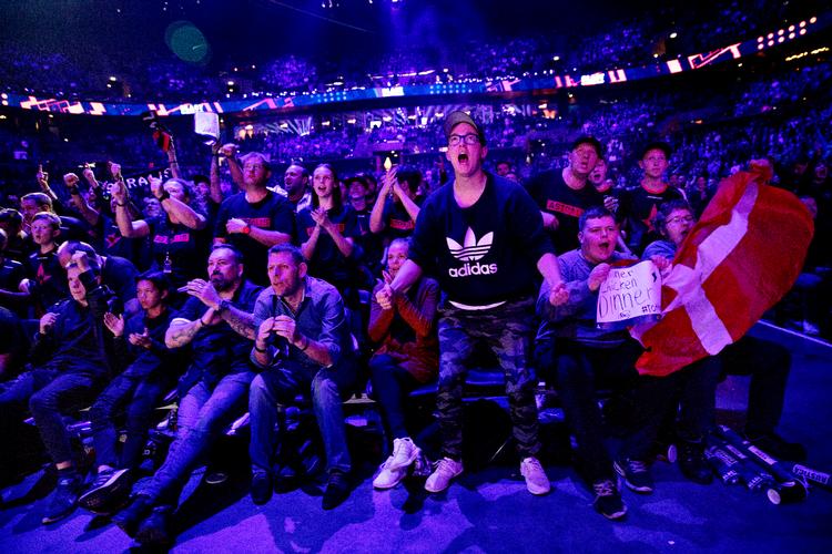 E-sport kan fylde Royal Arena, når der er Countrer-strike på plakaten. Nu får computerspillet Fifa også et løft med et landshold i DBU'  regi. Foto: Jacob Ehrbahn