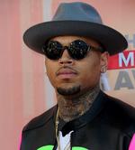 Sangeren Chris Brown er blevet løsladt i Paris. Politiet har frafaldet sigtelsen om voldtægt mod ham. Foto: Valerie Macon/Ritzau Scanpix