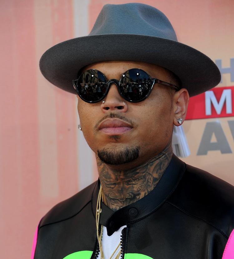 Sangeren Chris Brown er blevet løsladt i Paris. Politiet har frafaldet sigtelsen om voldtægt mod ham. Foto: Valerie Macon/Ritzau Scanpix