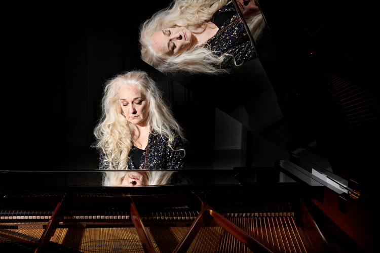 Da Cæcilie Norby indspillede med sit aktuelle kvindeband, kunne hun tydeligt fornemme de enkelte musikeres kvaliteter. Men ikke deres køn.  Foto: Martin Lehmann/POLFOTO