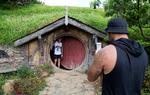 Ved Matamata kan besøge kulisserne til 'Ringenes Herre' filmene og se, hvordan hobbitterne boede.
 
   Foto: Mark Baker/AP