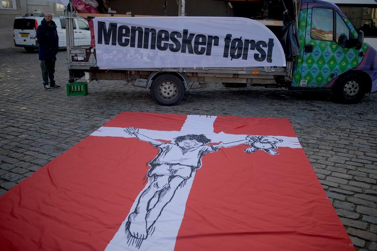 Forholdene for børnene på Udrejsecenter Sjælsmark har været genstand for flere aktioner og demonstrationer. 
    Foto: Miriam Dalsgaard/POLFOTO